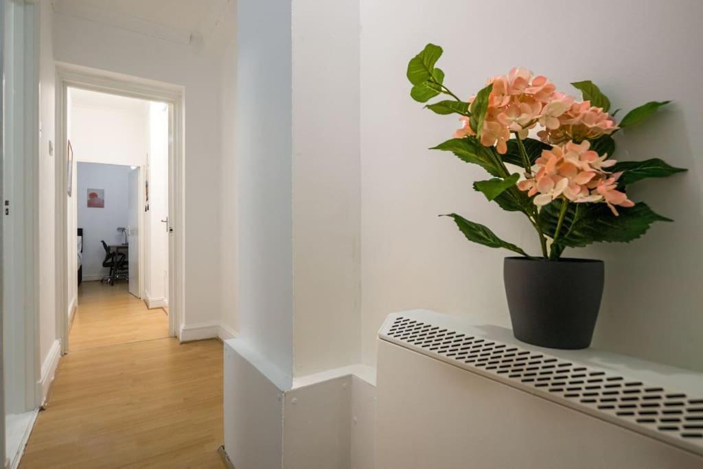 Cosy 2Br Retreat Near Paddington Station Διαμέρισμα Λονδίνο Εξωτερικό φωτογραφία