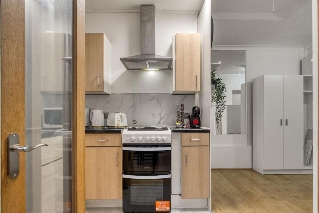Cosy 2Br Retreat Near Paddington Station Διαμέρισμα Λονδίνο Εξωτερικό φωτογραφία
